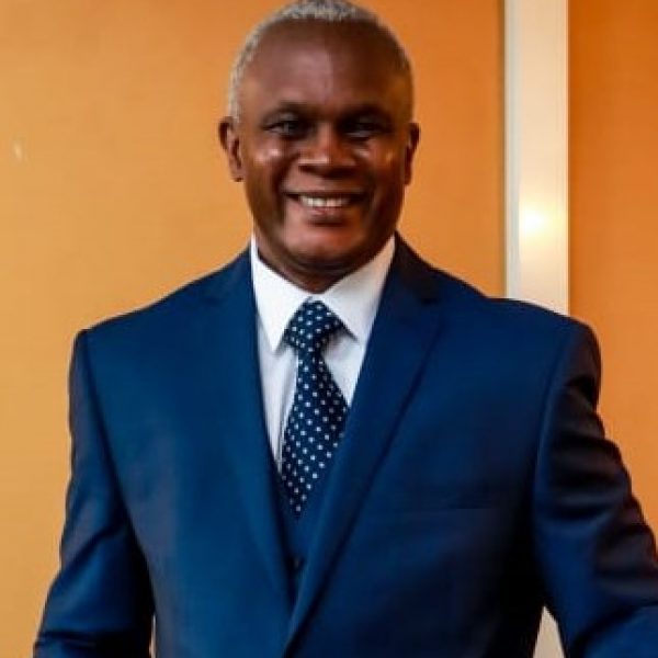 Wayne Hinds