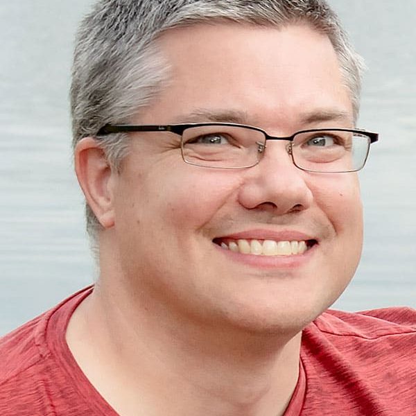 headshot - Chris Molnar